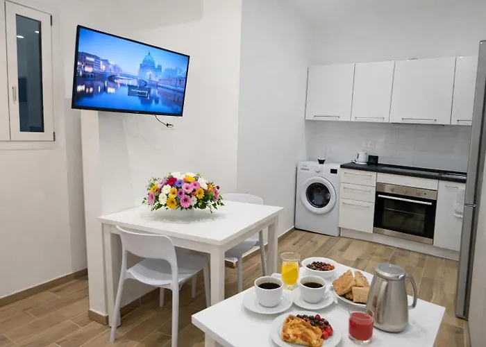 In The Old Town Of * Мантон