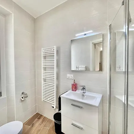 In The Old Town Of * Mentona